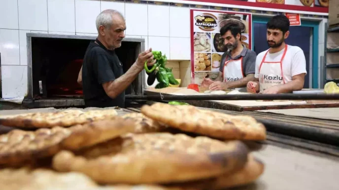 Elazigda Firincilar Asiri Sicaklarda Ekmek Parasi Icin Mucadele Veriyor