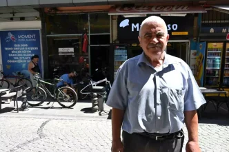 Emekli Ogretmenden Vefa Ornegi Arkadasinin Dukkanini Yeniledi