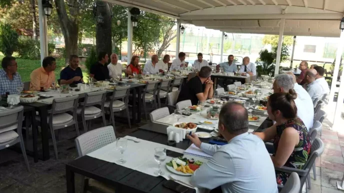 Eskisehir Sanayi Odasindan Fikir Sofrasi Bulusmalari ile Sektor Temaslari