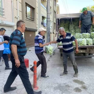 Eskisehirde Uretici Fahis Fiyatlara Tepki Olarak 5 Ton Biberi Ucretsiz