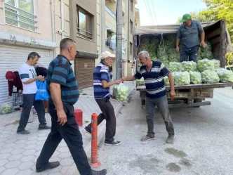 Eskisehirde Uretici Fahis Fiyatlara Tepki Olarak 5 Ton Biberi Ucretsiz