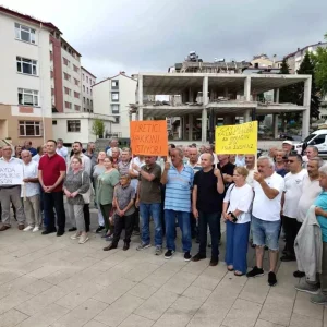 Eynesilde cay ureticilerinden tepki CAYKUR ureticiyi ozel sektorun insafina birakti