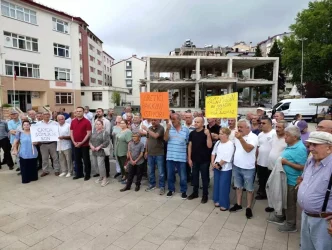 Eynesilde cay ureticilerinden tepki CAYKUR ureticiyi ozel sektorun insafina birakti