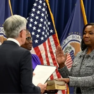 FED Uyesi Lisa Cook Trumpa Dava Acti