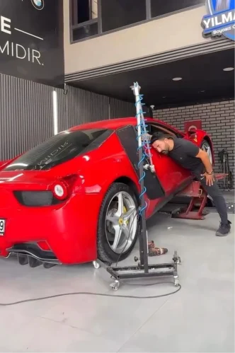 Ferrari Kazasi Usta Surucu Araci Test Surusunde Kaza Yapti