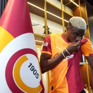 Galatasaray Victor Osimhen ile 4 Yillik Sozlesme Imzaladi