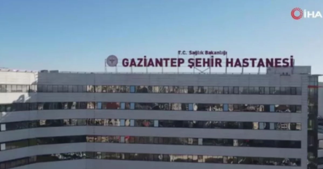 Gaziantep Şehir Hastanesi'nde ne oldu? Doktor hasta yakınlarının üzerine mi yürüdü?
