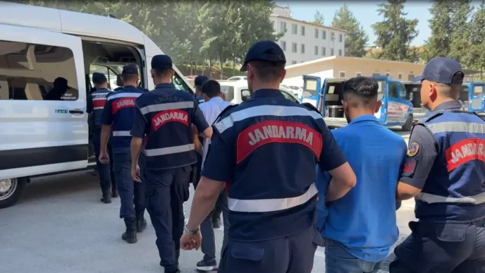 Gaziantepte Sosyal Medya Dolandiriciligi Operasyonu 5 Tutuklama