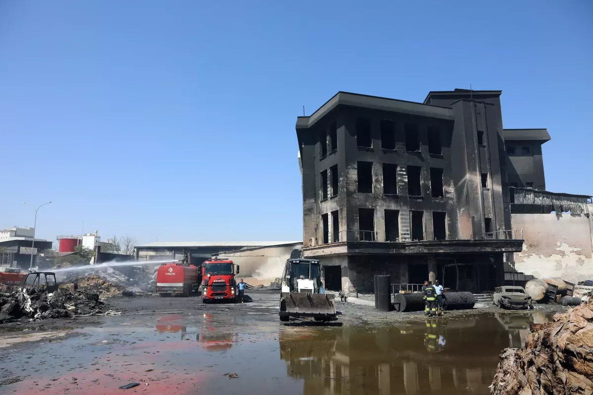 Gaziantepteki Geri Donusum Fabrikasinda Yangin 8 Saatlik Mucadele