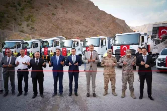 Hakkariye Yeni Is Makinesi ve Mobil Konkasor Teslim Toreni