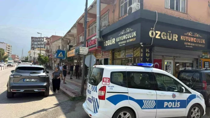 Hatayda Kuyumcu Soygunu Girisimi Is Yeri Sahibinin Kurnazligi ile Basarisiz
