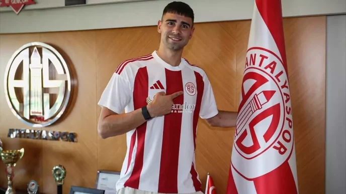 Hesapcom Antalyaspor Lautaro Giannetti ile Anlasti
