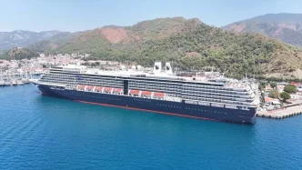 Hollanda Bayrakli Kruvaziyer Oosterdam Marmarise Geldi