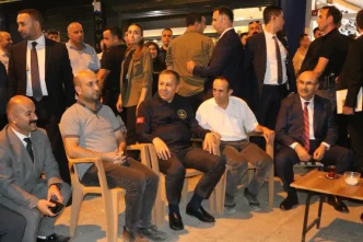 Icisleri Bakani Yerlikaya Hakkaride Esnafla Bir Araya Geldi