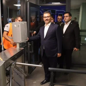 Igdir Valisi Elektronik Bilet ile Protokol Tribunune Giris Yapti
