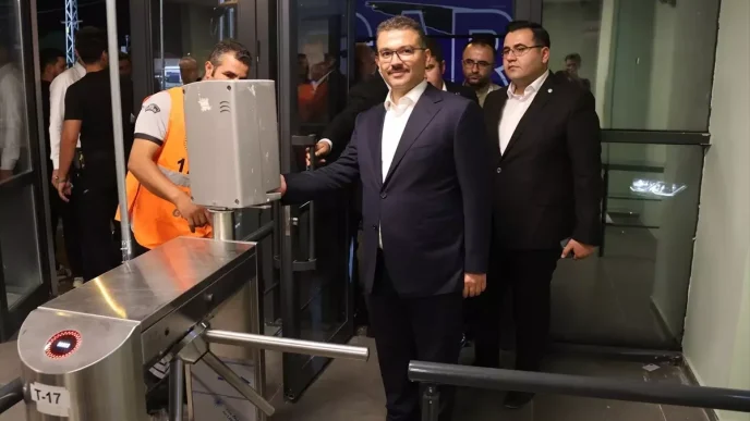 Igdir Valisi Elektronik Bilet ile Protokol Tribunune Giris Yapti