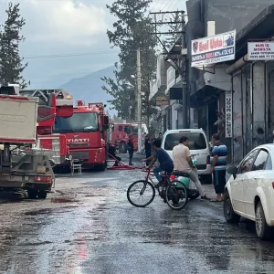 Iskenderunda Mobilya Atolyesinde Yangin Cikti