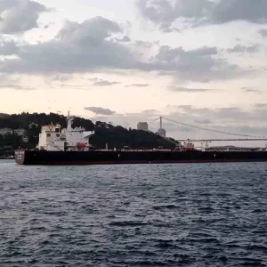 Istanbul Bogazi Ham Petrol Tankeri Nedeniyle Trafige Kapandi