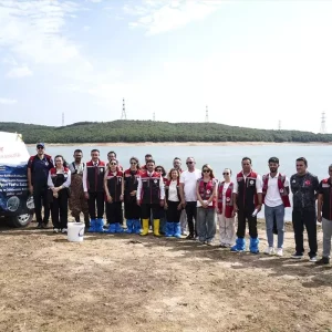 Istanbulda 37 Milyon Sazan Yavrusu Goletlere Birakildi