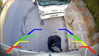 Istanbulda Hirsizlik Yapan Iki Supheli Yakalandi