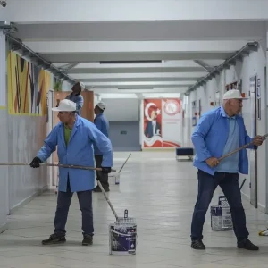 Istanbulun egitim yuvalarinda ilk ders zili icin son dokunuslar