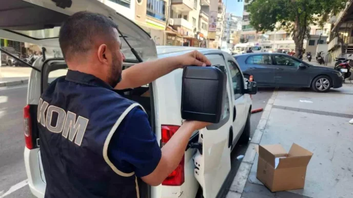 Izmirde Kacakcilik Operasyonlari 5 Milyon TL Degerinde Urun Ele Gecirildi