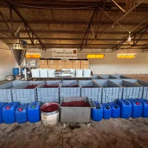 Kacak nargile tutunu imalati ve satisi yapan 3 kisi gozaltina