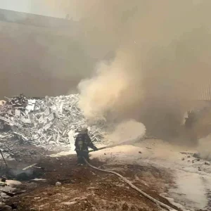 Kahramanmarasta Ahsap Palet Uretim Tesisinde Yangin