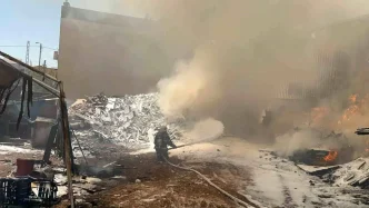 Kahramanmarasta Ahsap Palet Uretim Tesisinde Yangin