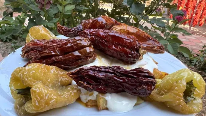 Kale Biberi Yerli ve Yabanci Turistlerin Gozdesi Oluyor