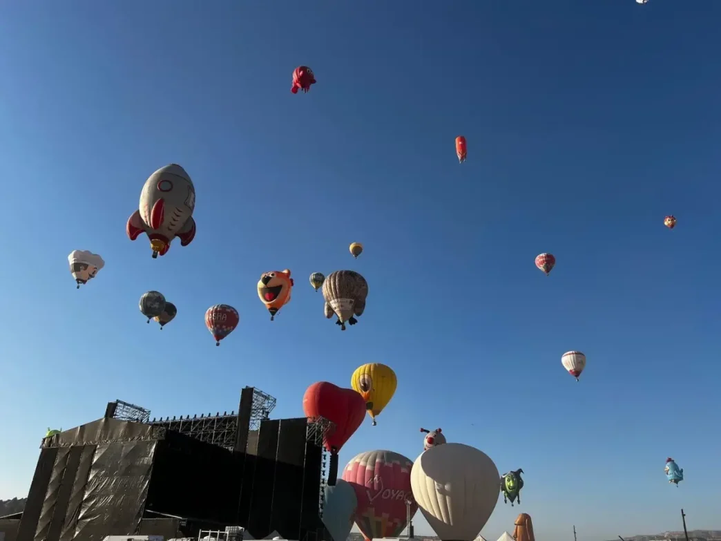 Kapadokyada 6 Balon Festivali Ruzgar Gibi Gecti