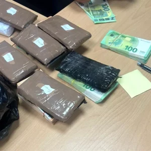Kapikule Sinir Kapisinda 166 Bin Euro Degerinde Kacak Doviz ve