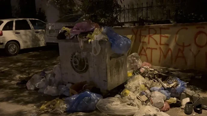 Kartalda Temizlik Iscileri Maas Sorunlari Nedeniyle Is Birakti