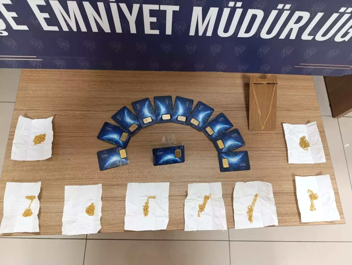 Kastamonuda Kuyumcuya Sahte Altin Satmaya Calisan 3 Supheli Yakalandi