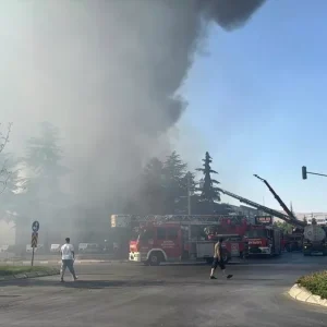 Kayseri OSBde Yangin Hirdavat Is Yerinden Fabrikaya Sicradi