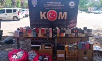 Kayseride Kacak Parfum Operasyonu Iki Gozalti
