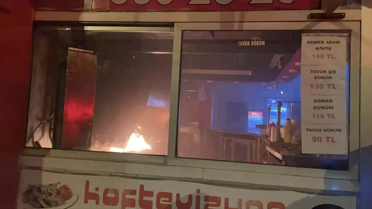 Kayseride Koftecinin Ocaginda Unutulan Koz Yangina Neden Oldu