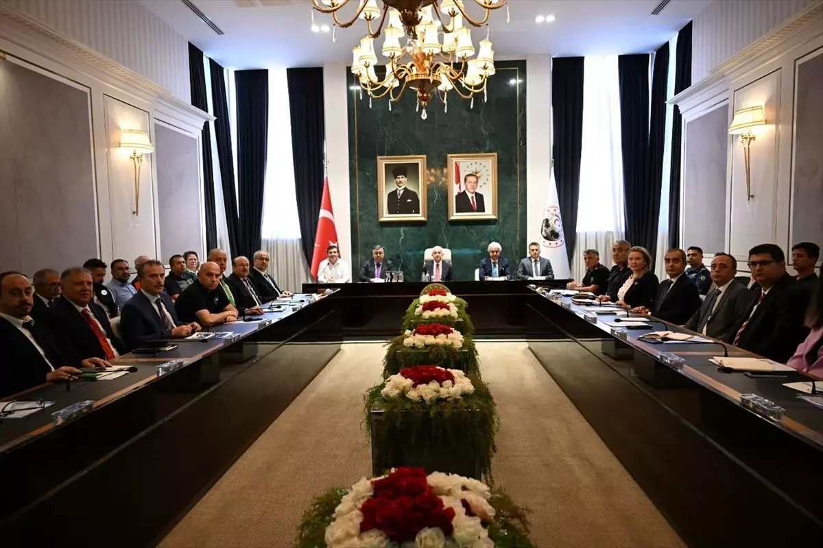 Kirklarelinde Proje Degerlendirme Toplantisi Yapildi