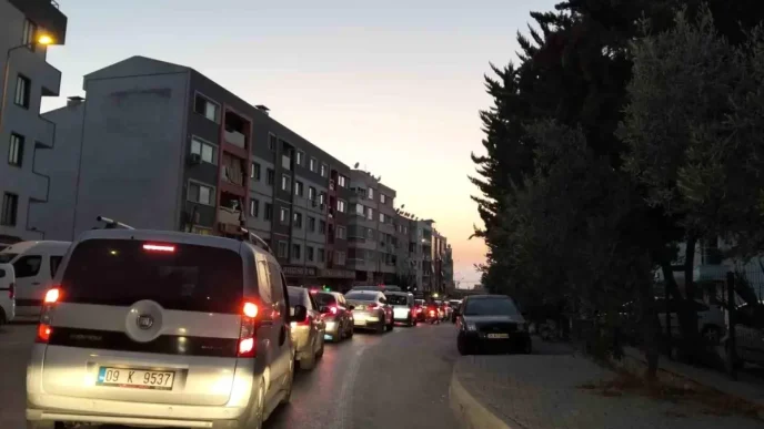 Kusadasinda Trafik Sorunlari Artiyor Haberler