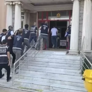 MIT Gorevlisi Gibi Davranarak Dolandiricilik Yapan 4 Kisi Tutuklandi
