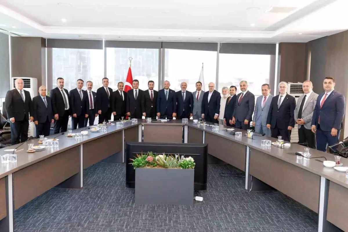 MUSIAD Gaziantep Yonetimi Genel Merkezi Ziyaret Etti