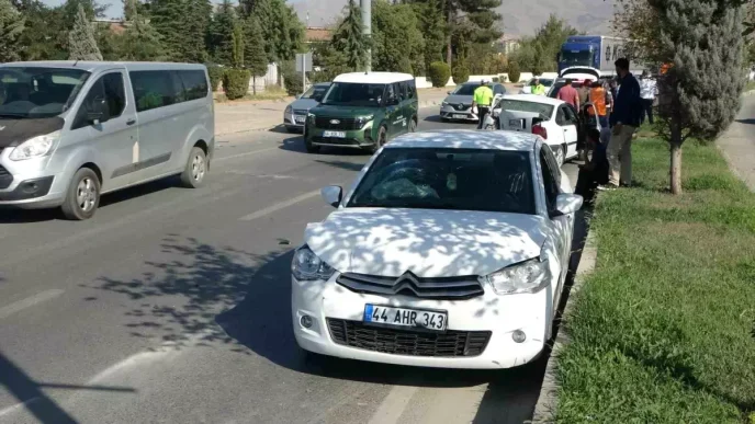 Malatyada Trafik Kazasi Arac Kuyruklari Olustu