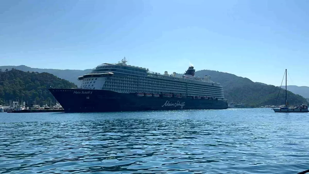 Malta Bayrakli Mein Schiff 5 Gemisi Marmarise Yanasti