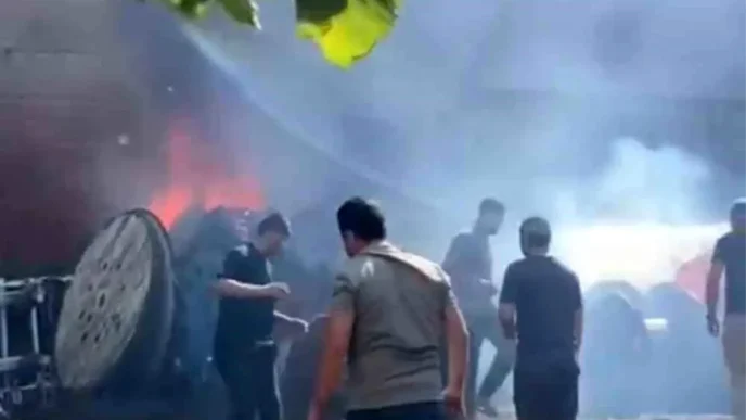 Mardinde Elektrik Malzemeleri Uretim Dukkaninda Yangin Cikti