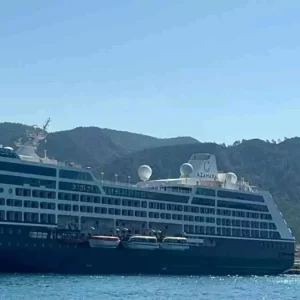 Marmaris Iki Buyuk Yolcu Gemisini Agirladi