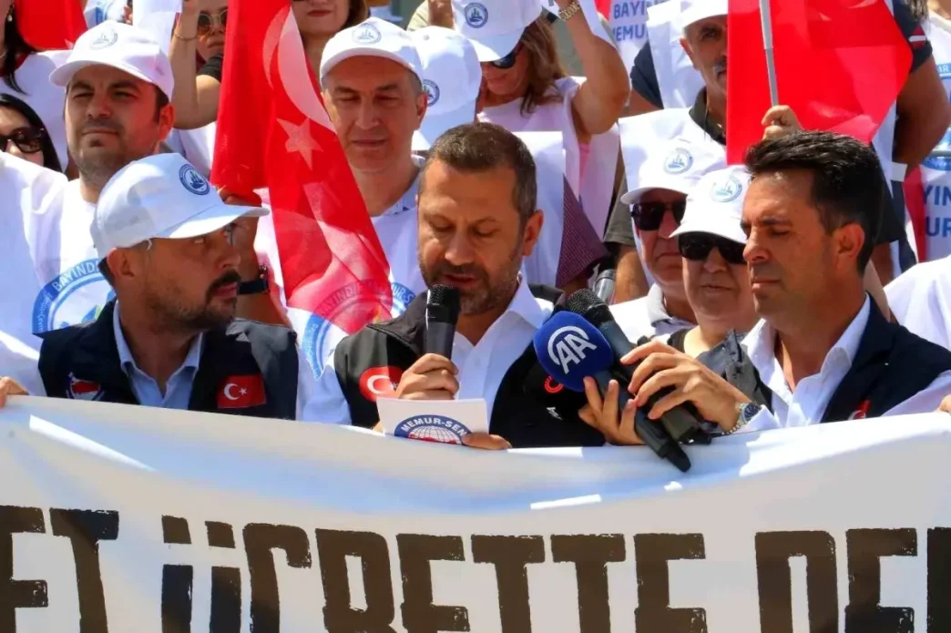 Memur Sen 8 Donem Toplu Sozlesmesi icin Etimesgutta Eylem Duzenledi