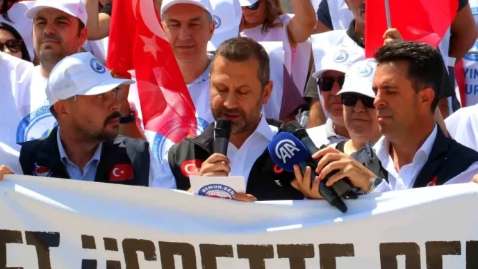 Memur Sen 8 Donem Toplu Sozlesmesi icin Etimesgutta Eylem Duzenledi