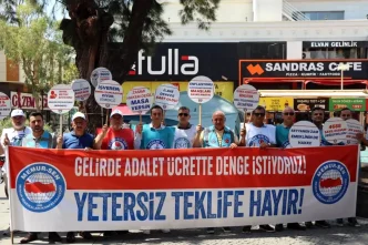 Memur Sen Antalyada Zam Teklifini Protesto Etti