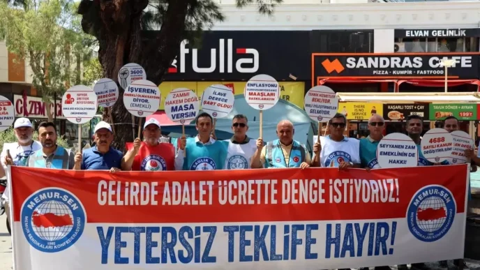 Memur Sen Antalyada Zam Teklifini Protesto Etti