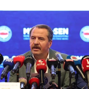 Memur Sen Genel Baskani Yalcindan Sert Aciklamalar